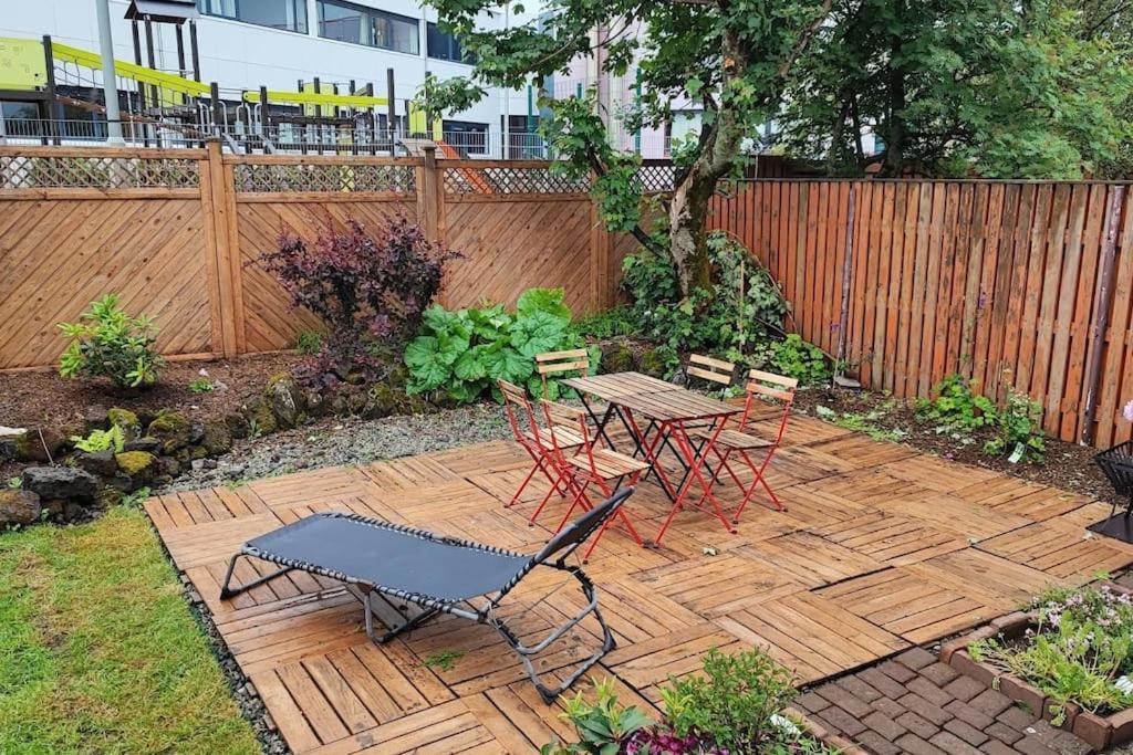 Icelandic Art Garden Villa W. Parking In Centre City レイキャヴィーク エクステリア 写真